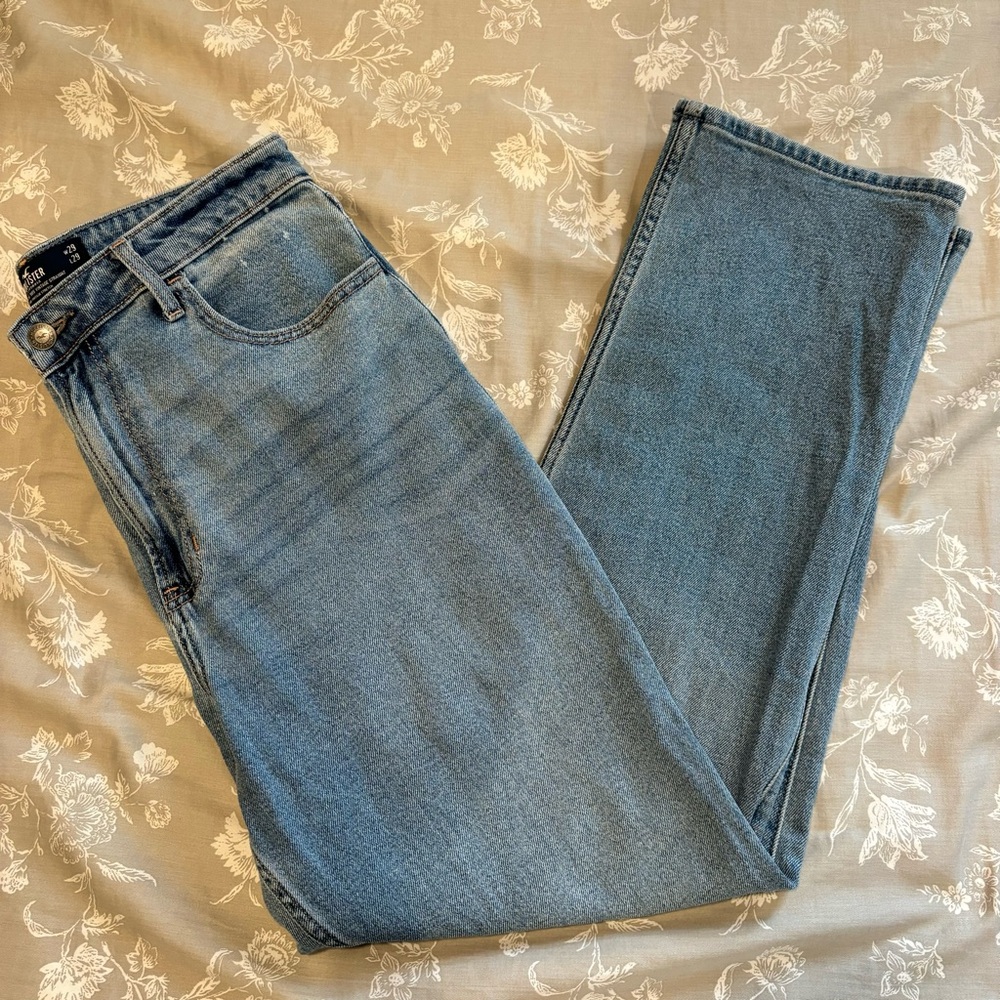 Hollister Ultra High-Rise '90s Vintage Straight Jeans Size 9 SHORT